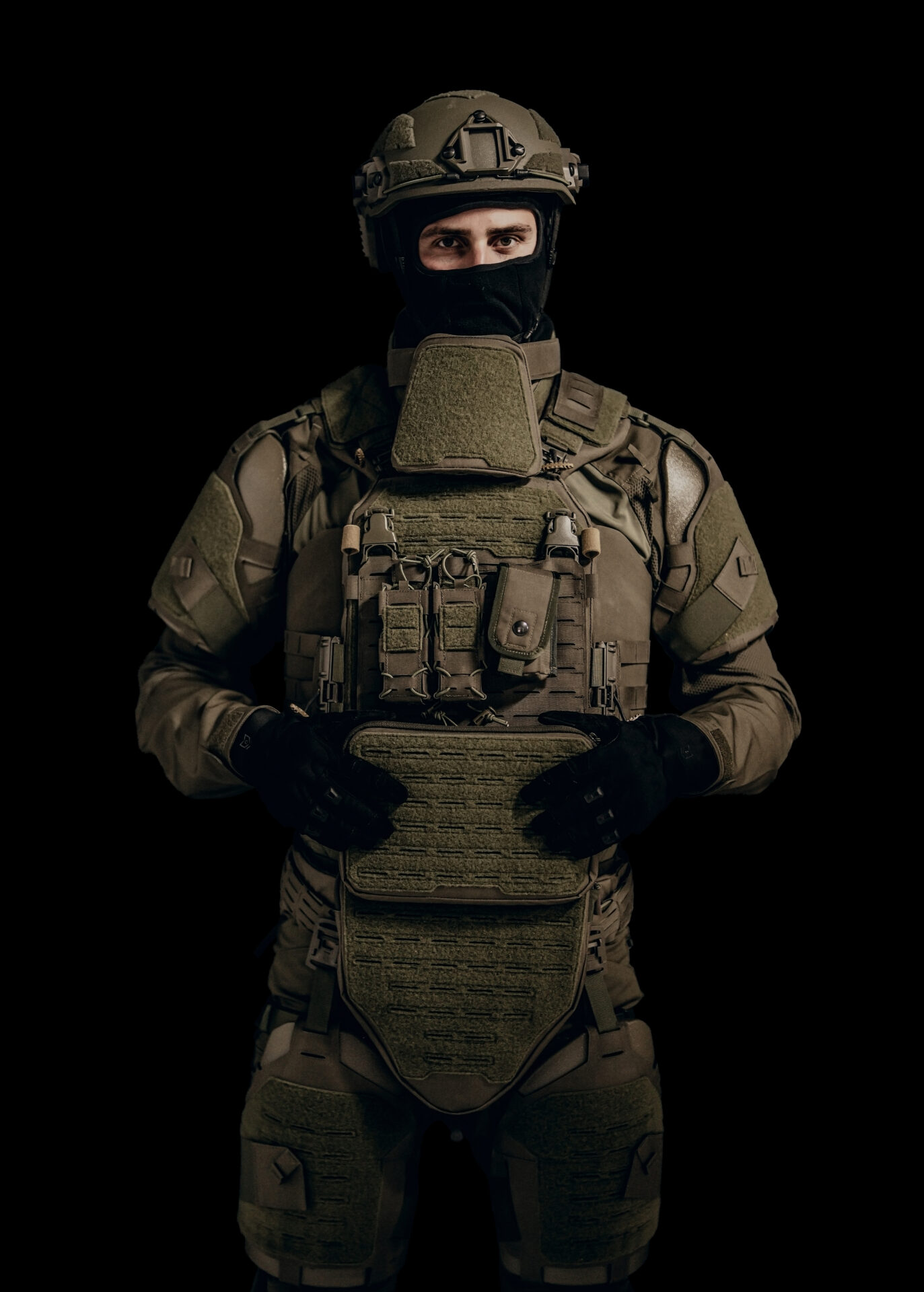 Front-facing operator wearing the Mehler M.U.S.T. protective system and helmet